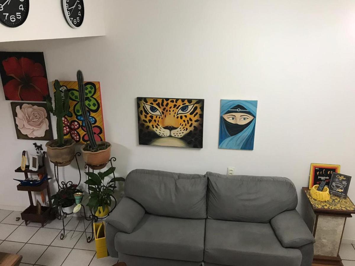 Yellow Da Costa Hostel